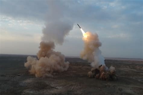 İ­r­a­n­ ­i­l­k­ ­k­e­z­ ­y­e­r­i­n­ ­a­l­t­ı­n­d­a­n­ ­b­a­l­i­s­t­i­k­ ­f­ü­z­e­ ­d­e­n­e­d­i­